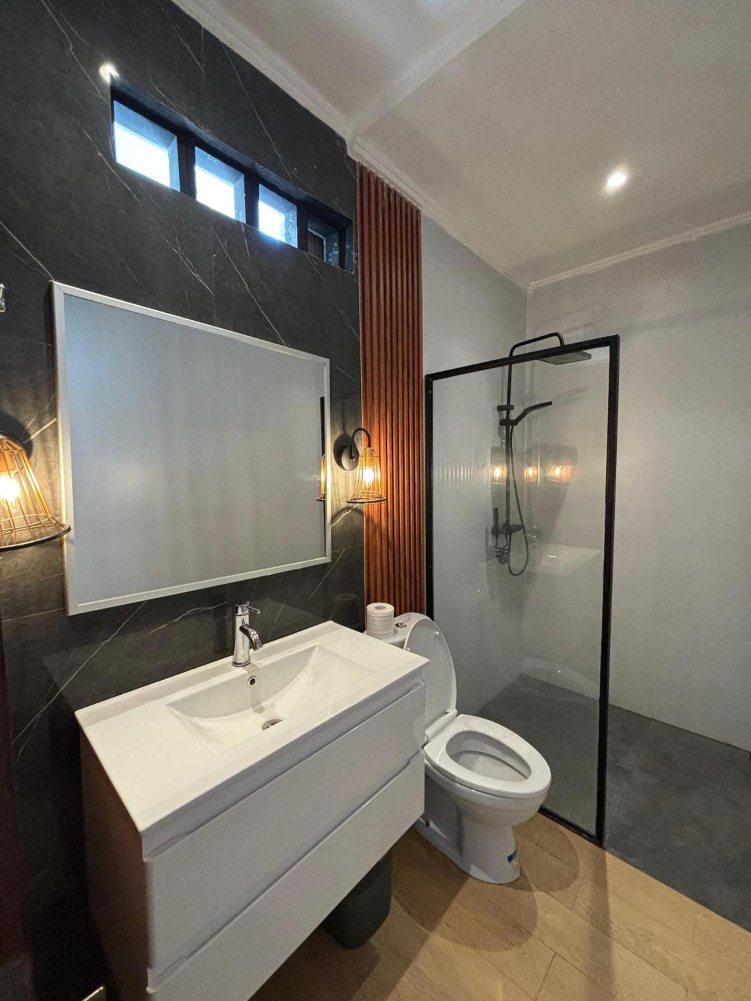 Sutji Living Wisma tamu