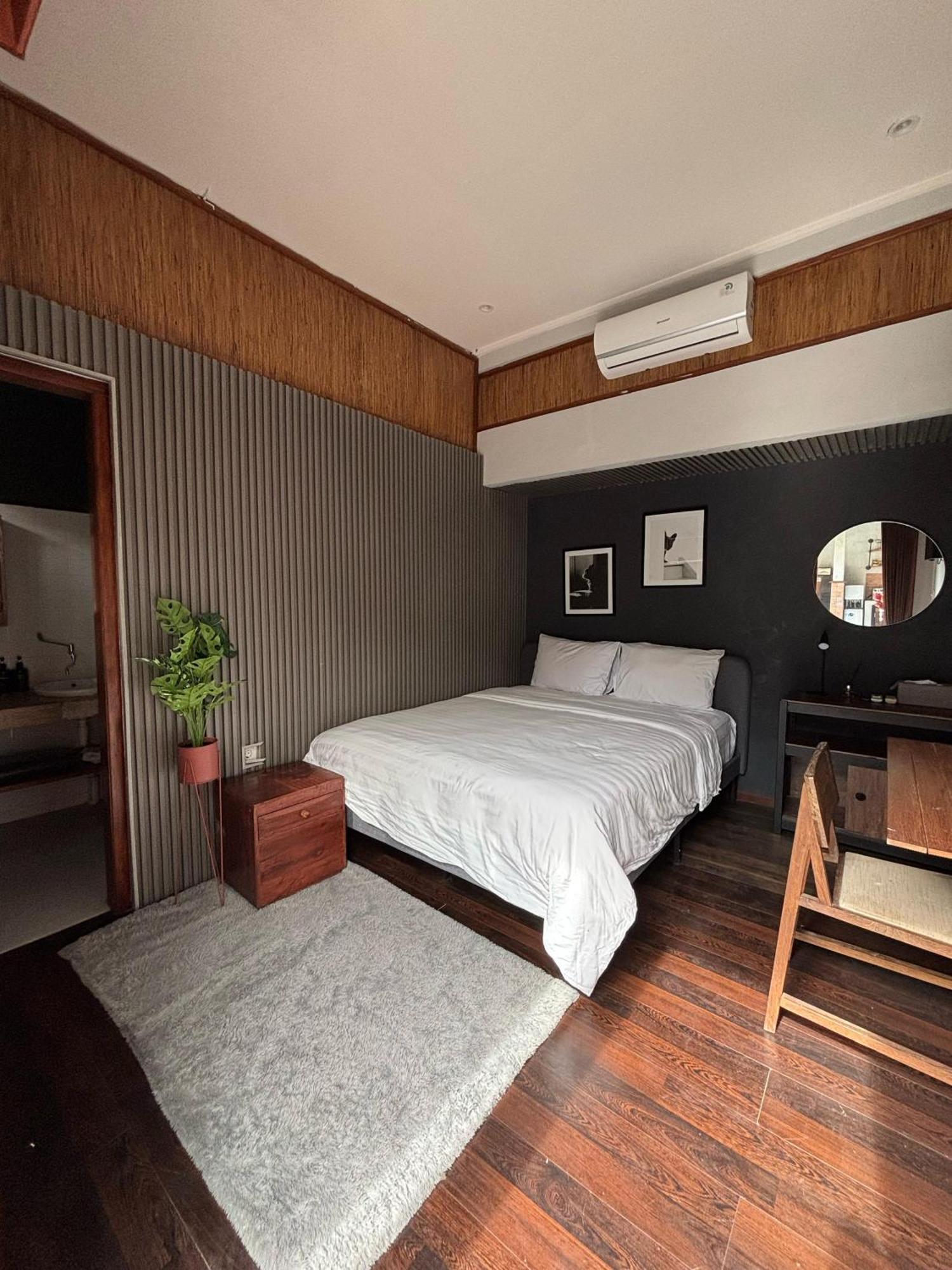 Sutji Living Wisma tamu *